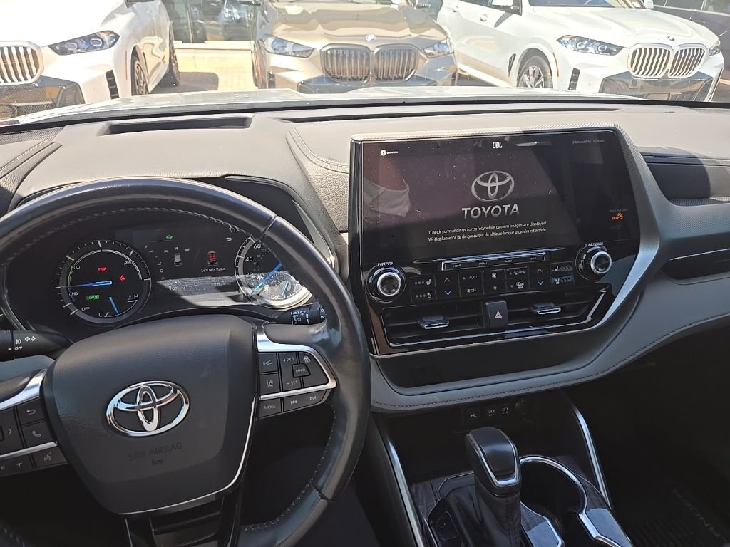 Used 2020 Moon Dust Toyota Platinum image 7