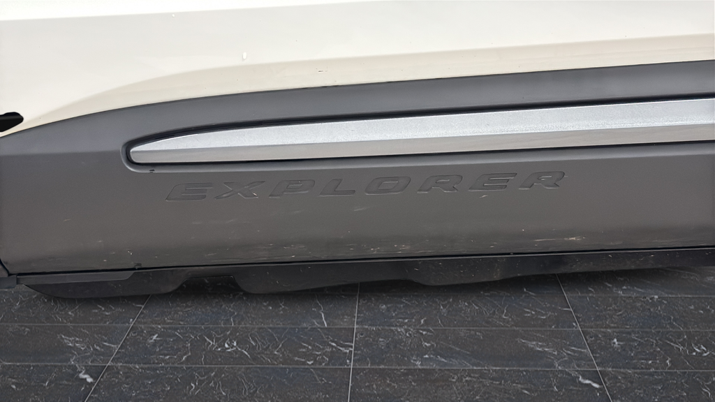 Used 2023 Star White Metallic Tri-Coat Ford XLT image 42