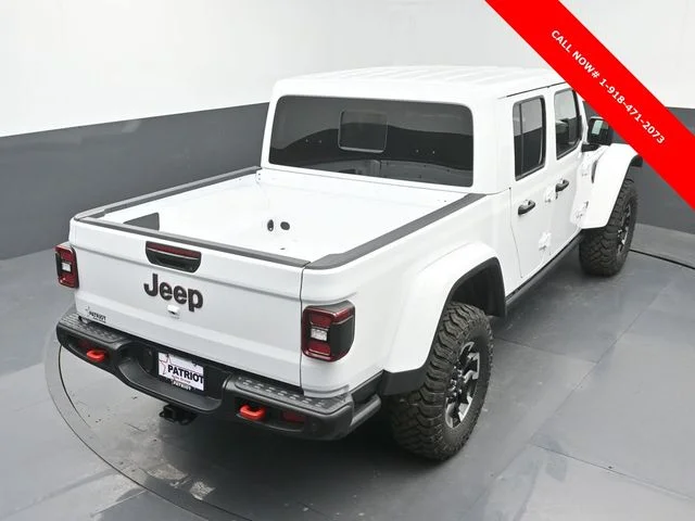 New 2026 Bright White Clear-Coat Exterior Paint Jeep Rubicon X image 39