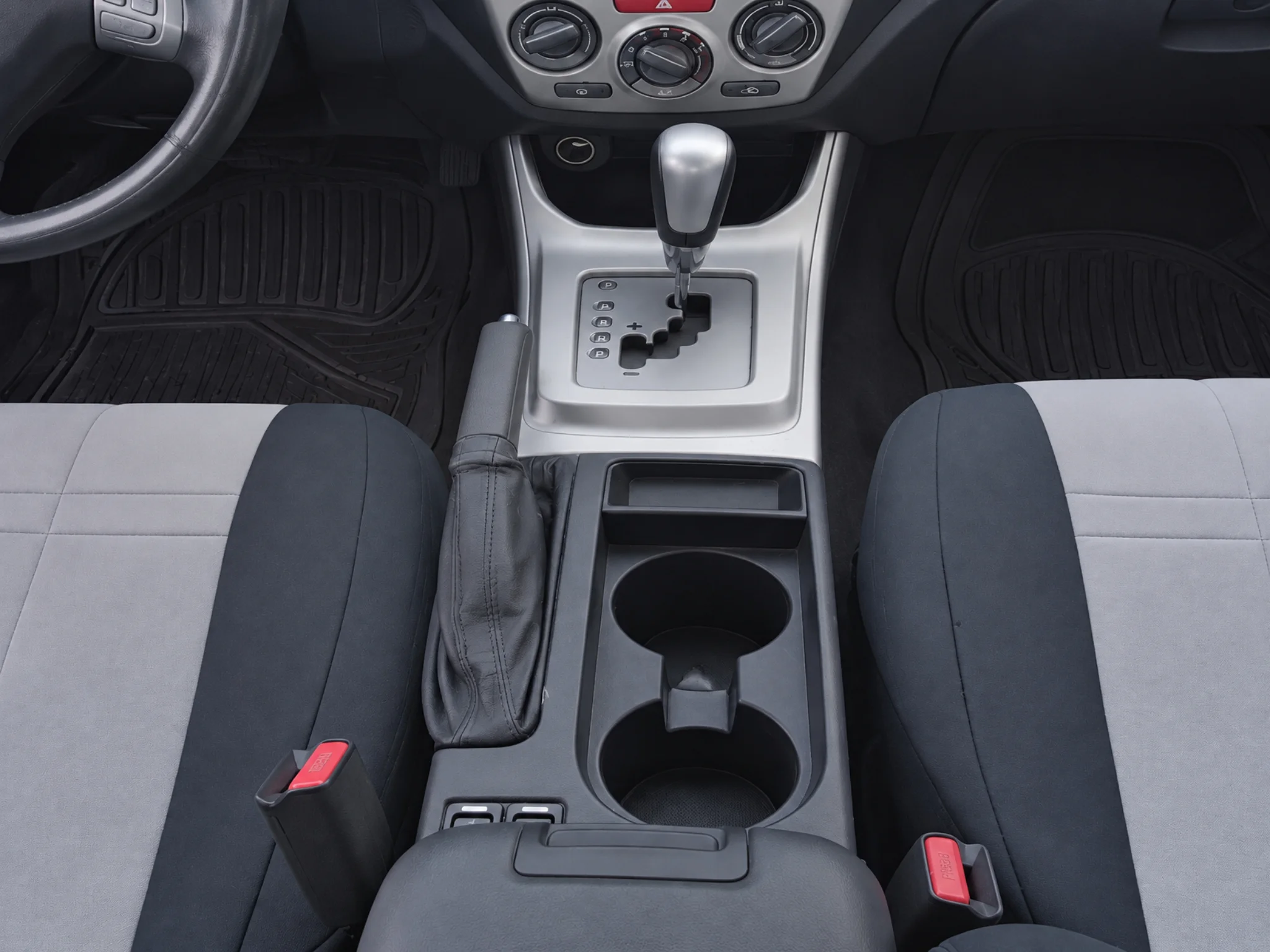 Used 2010 Obsidian Black Pearl/Dark Gray Metallic Subaru Outback Sport image 18
