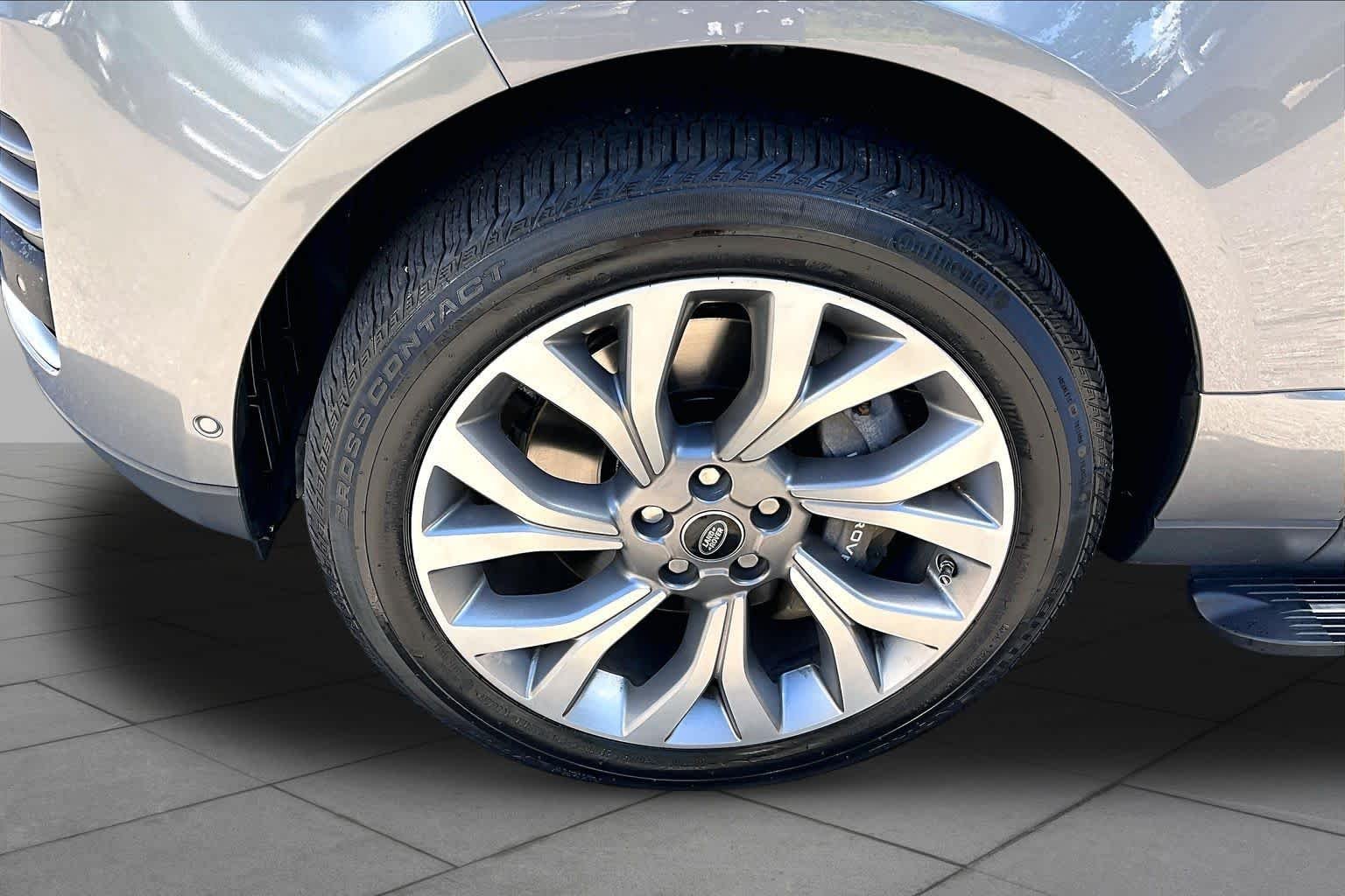 Used 2020 Eiger Grey Metallic Land Rover HSE image 11