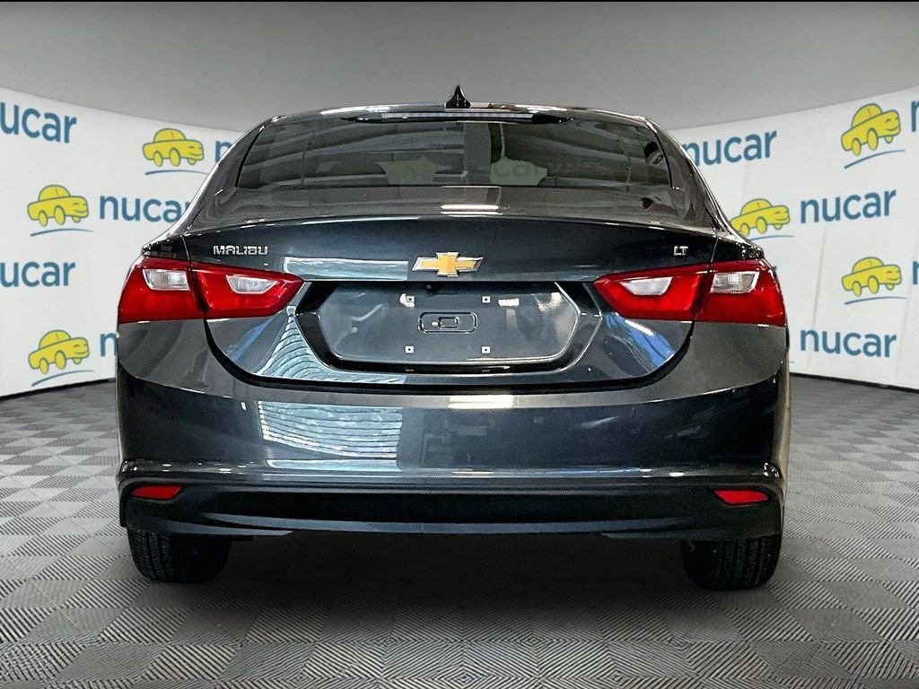 Used 2018 Gray Chevrolet LT image 5