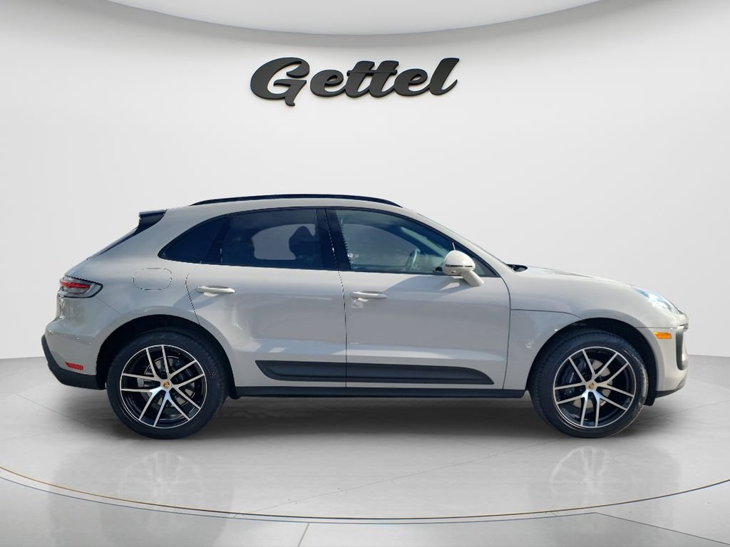 Used 2025  Porsche Base image 4