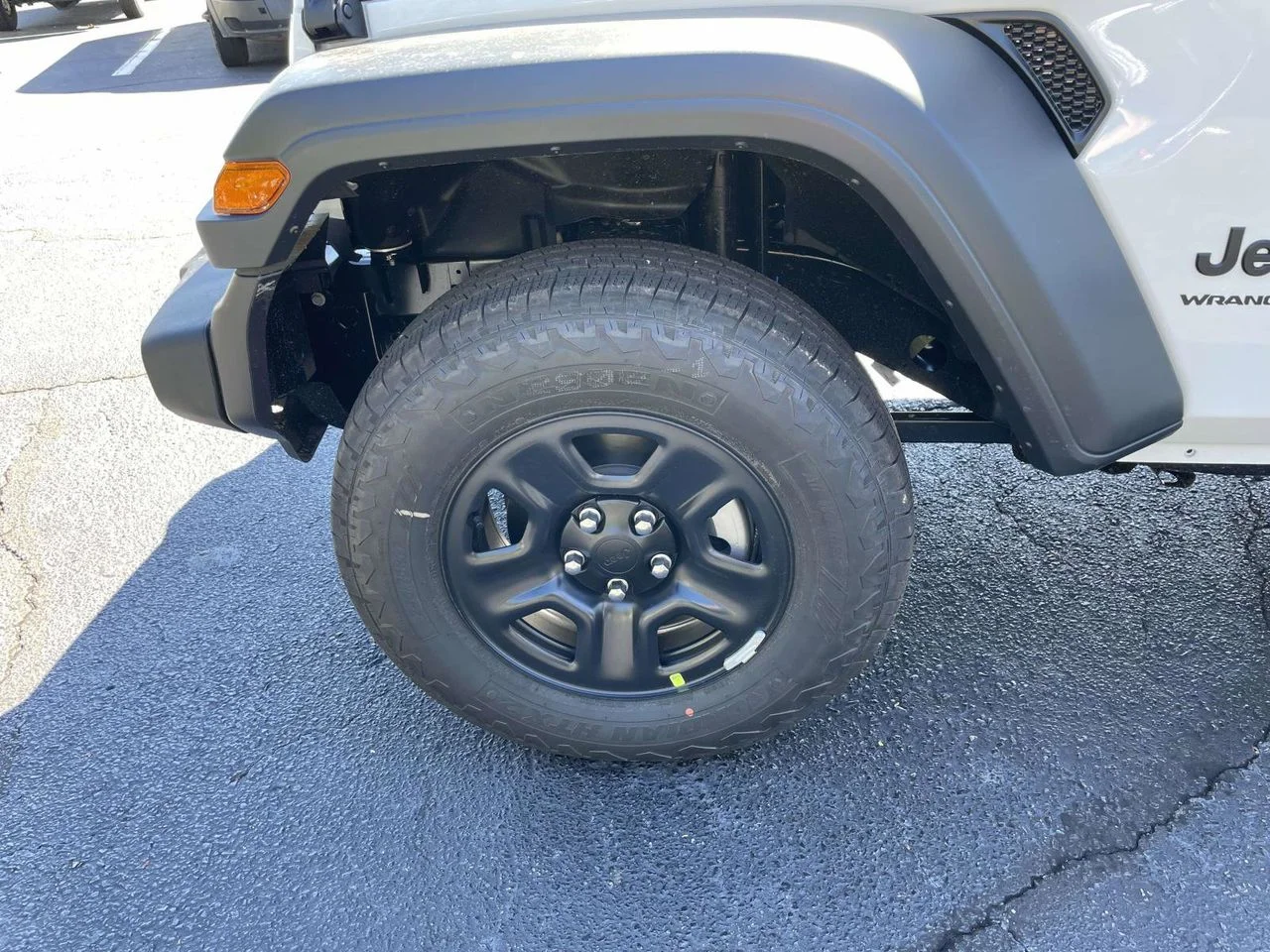 New 2026 Bright White Clear-Coat Exterior Paint Jeep Sport image 35