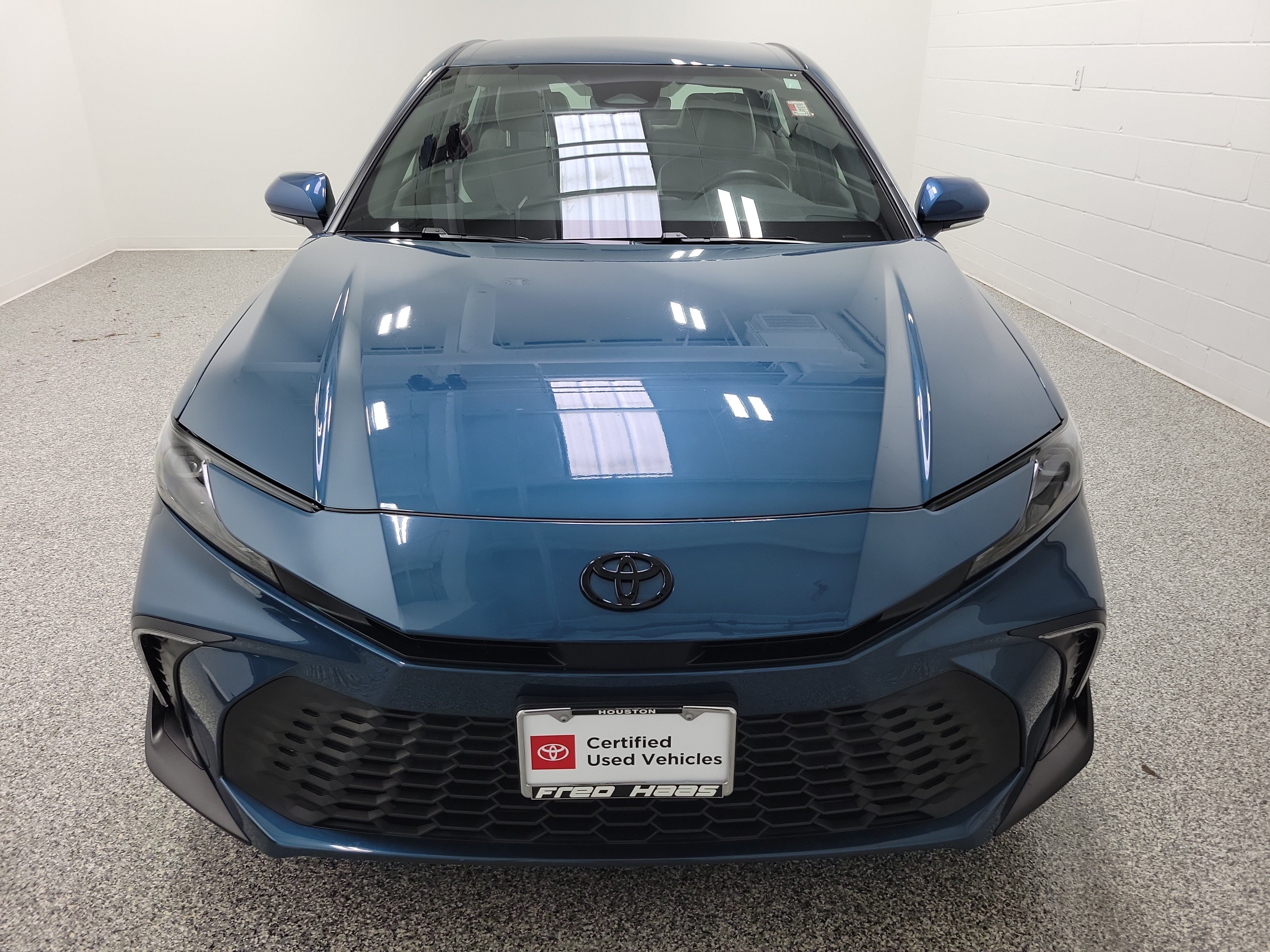 Certified Used 2025 Ocean Gem Toyota SE image 3