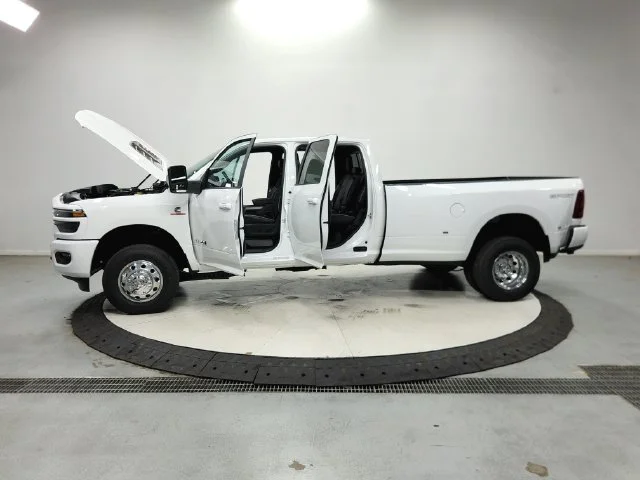 New 2026 Bright White Clear-Coat Exterior Paint RAM Laramie image 13