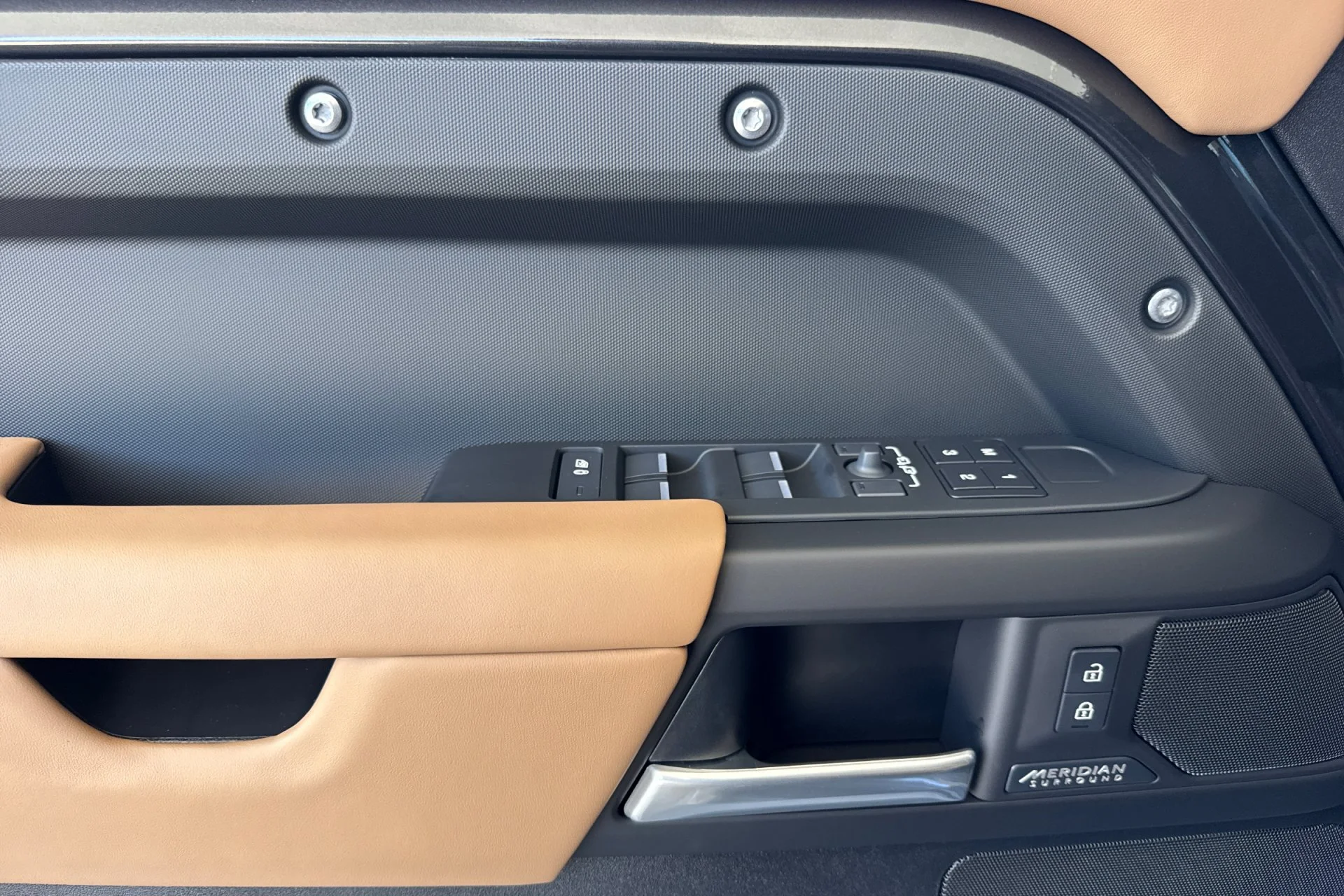 New 2026 Carpathian Grey Land Rover X-Dynamic SE image 14