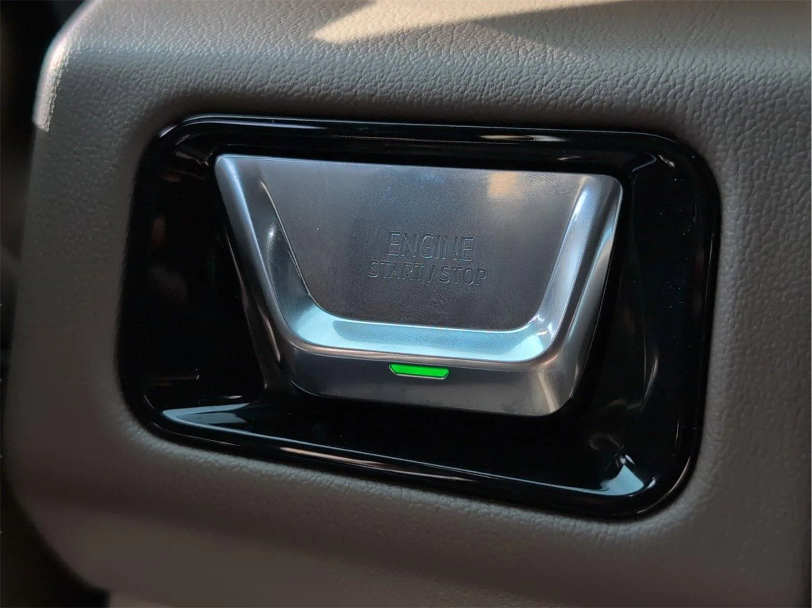 New 2026 Glacier White Tricoat GMC Denali image 26