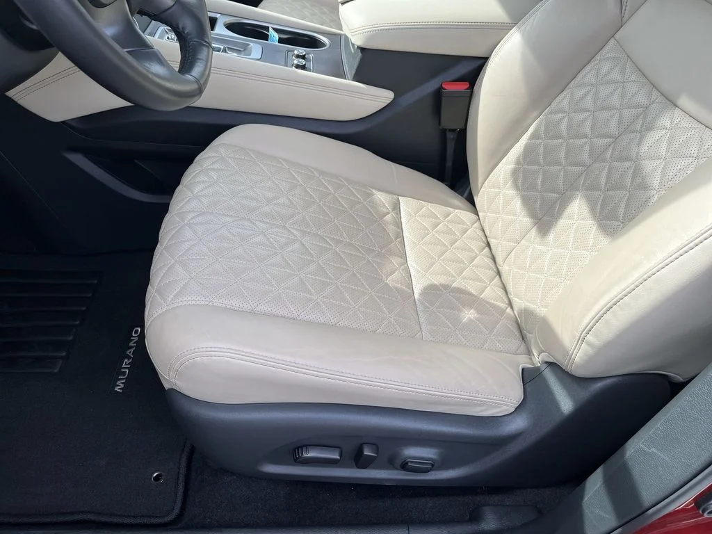 Used 2023 Red Nissan Platinum image 12
