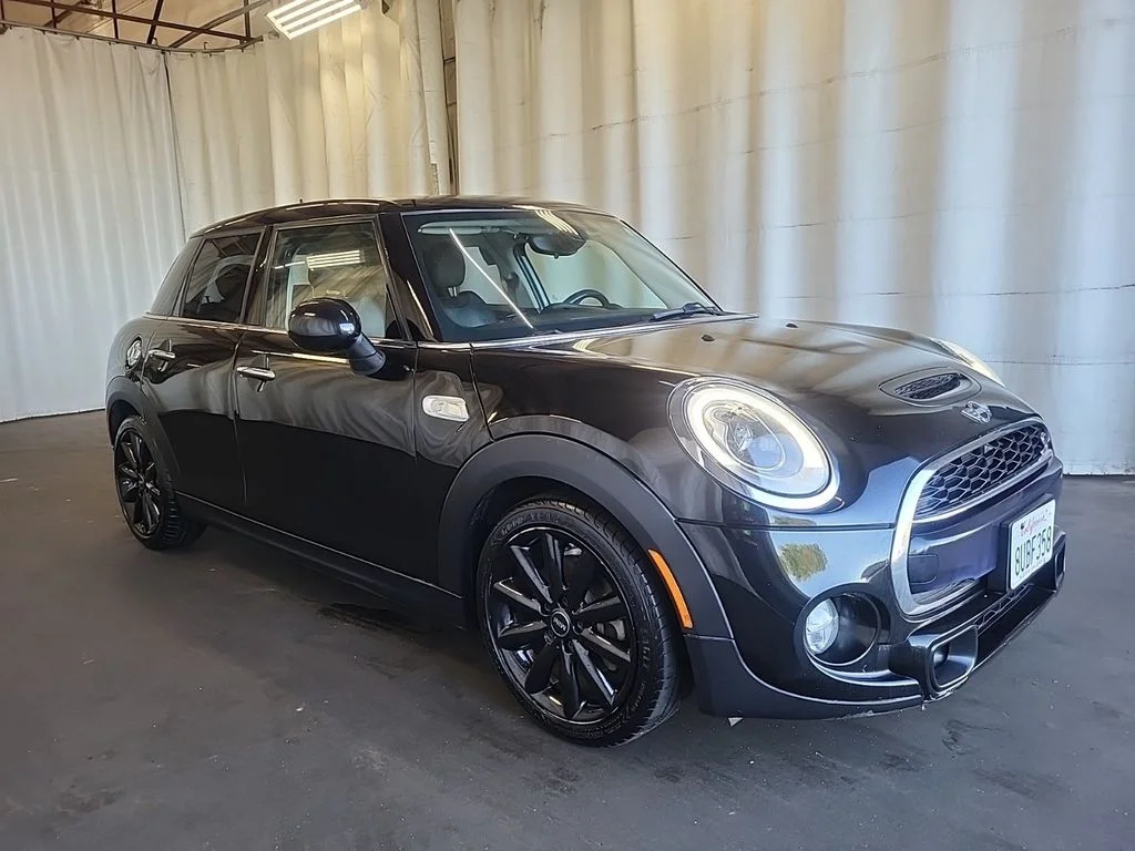 Used 2018 Black MINI Base image 1