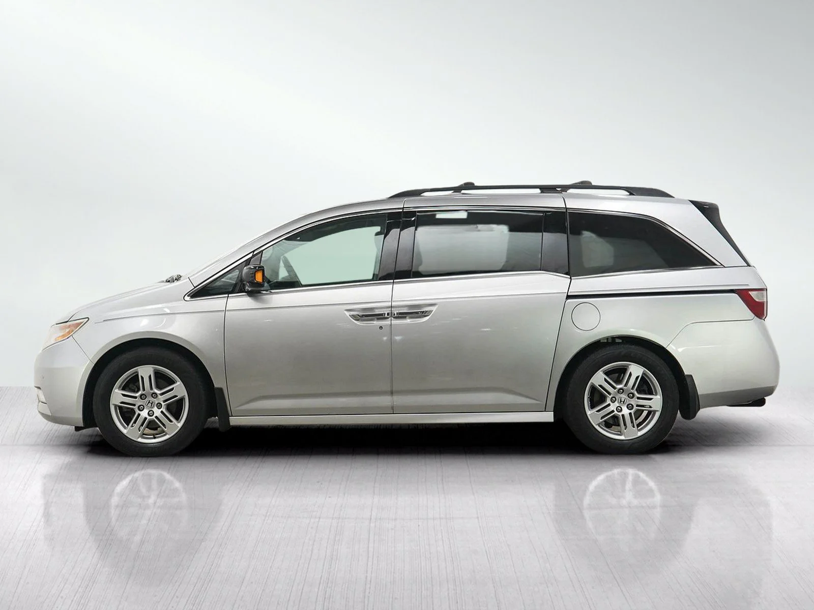 Used 2012 Honda Odyssey Touring with VIN 5FNRL5H92CB004247 for sale in Minneapolis, Minnesota