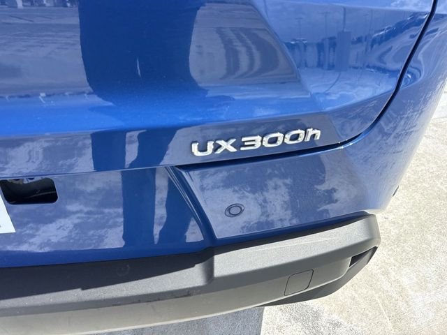 Certified Used 2025  Lexus 300h Premium image 25