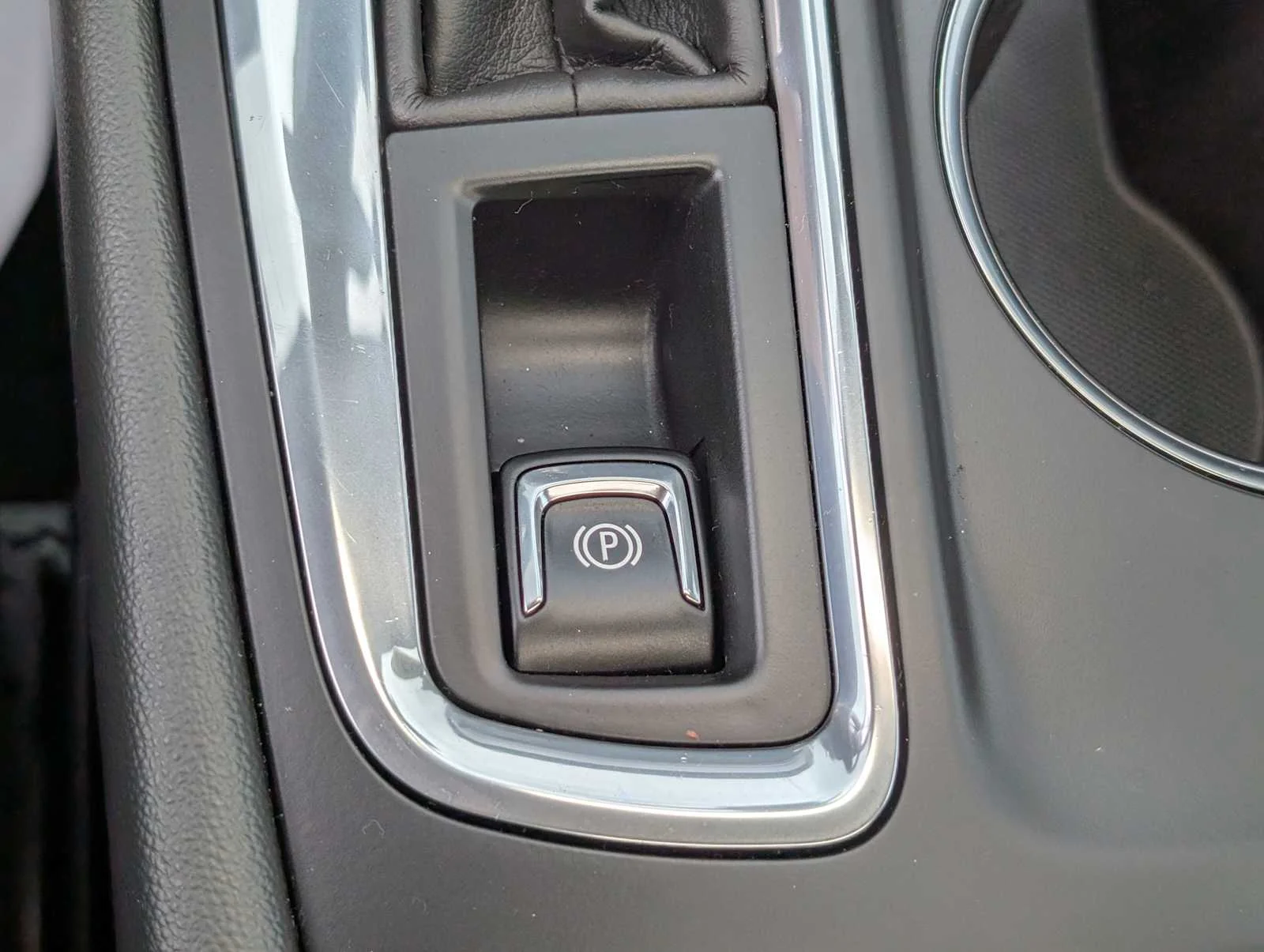 Used 2023 Summit White Chevrolet LT image 27