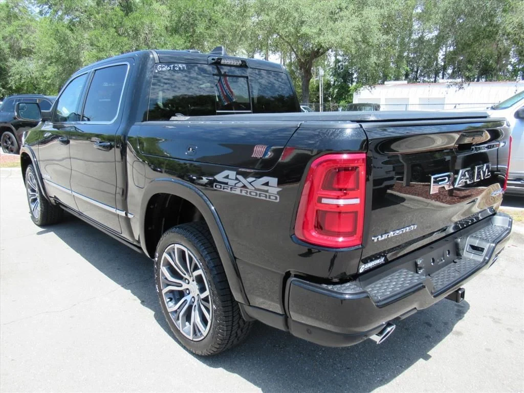 New 2026 Diamond Black Crystal Pearl-Coat Exterior Paint RAM Tungsten image 5