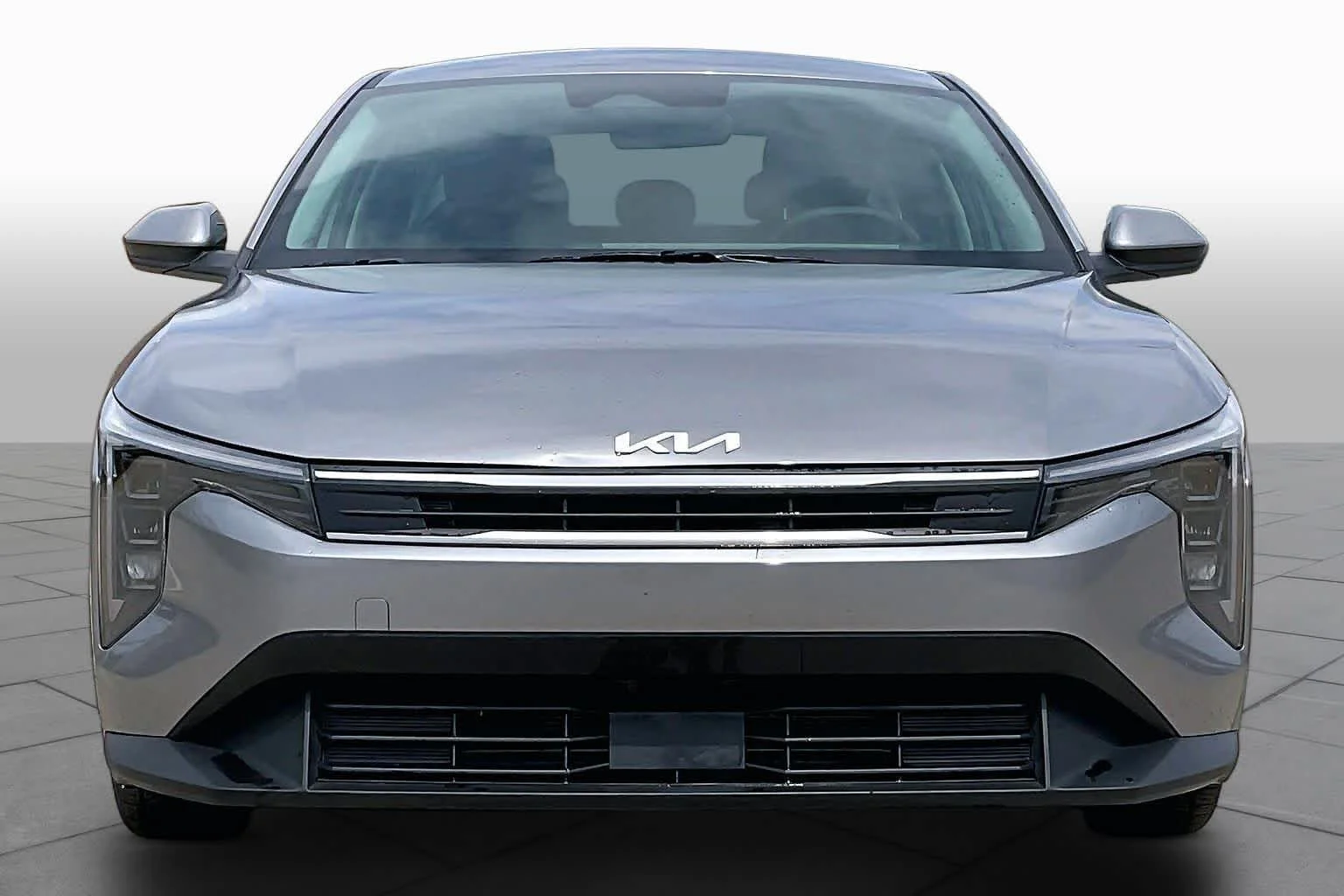 Used 2025 Steel Gray Kia LXS image 3