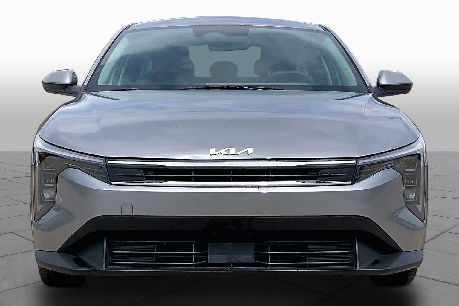 Used 2025 Steel Gray Kia LXS image 3