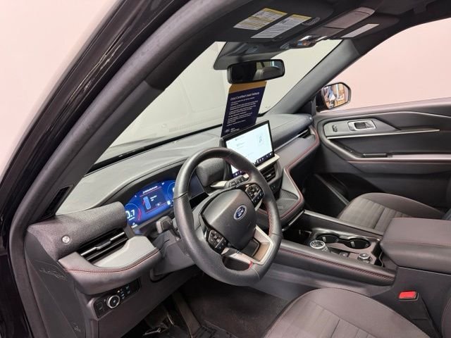 Certified Used 2025 Agate Black Metallic Ford ST-Line image 18