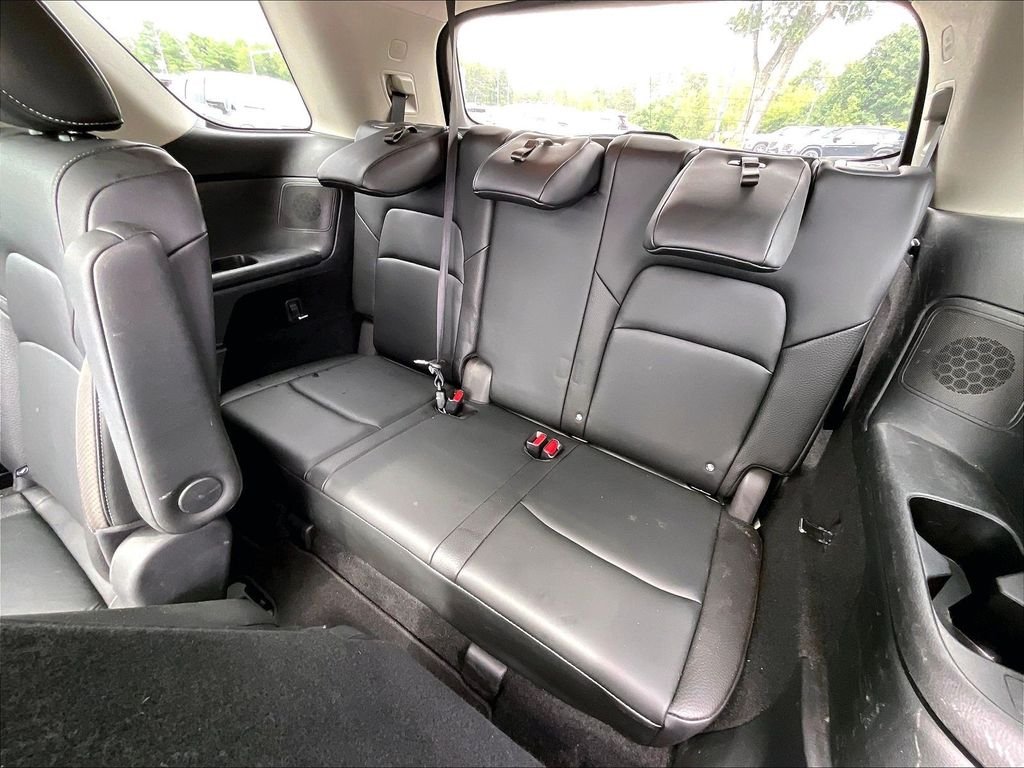 Used 2022 Super Black Nissan SL image 16