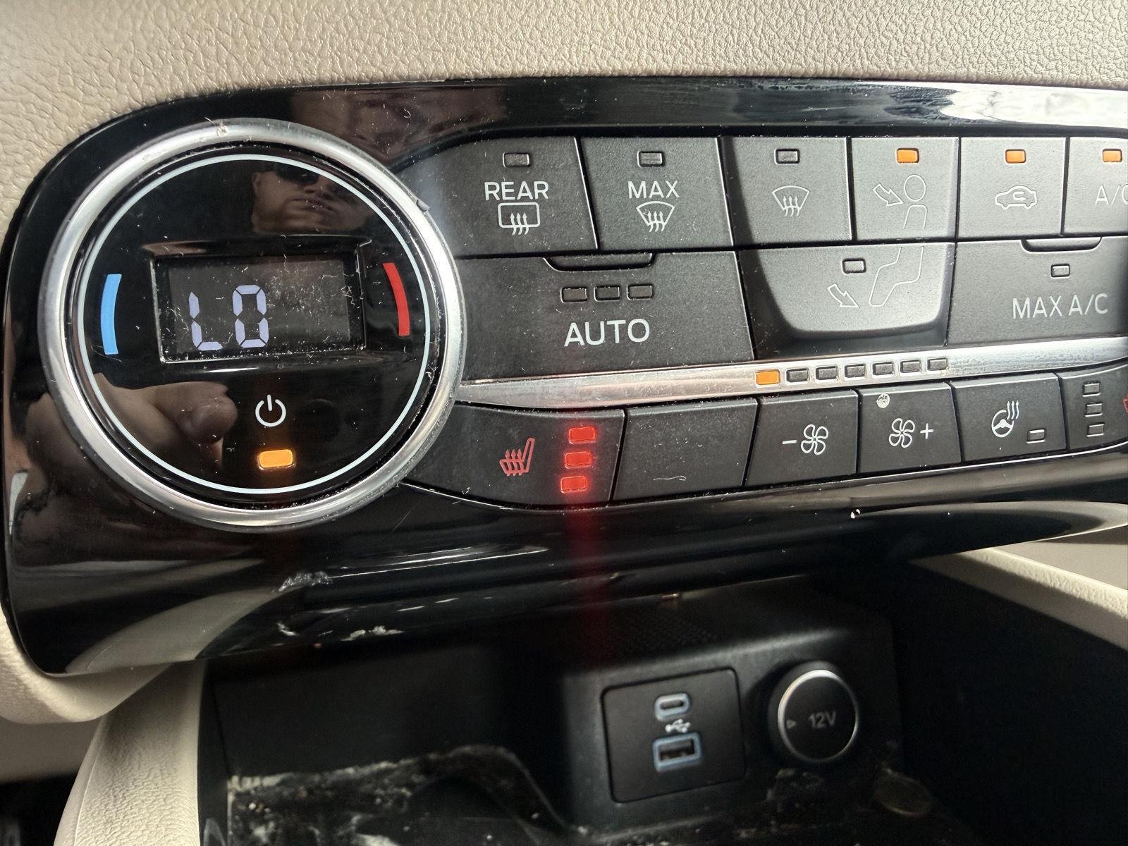 Used 2021 Desert Gold Ford SEL image 3