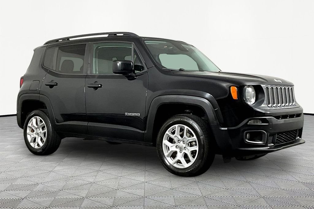 Used 2017 Black Jeep Latitude image 3