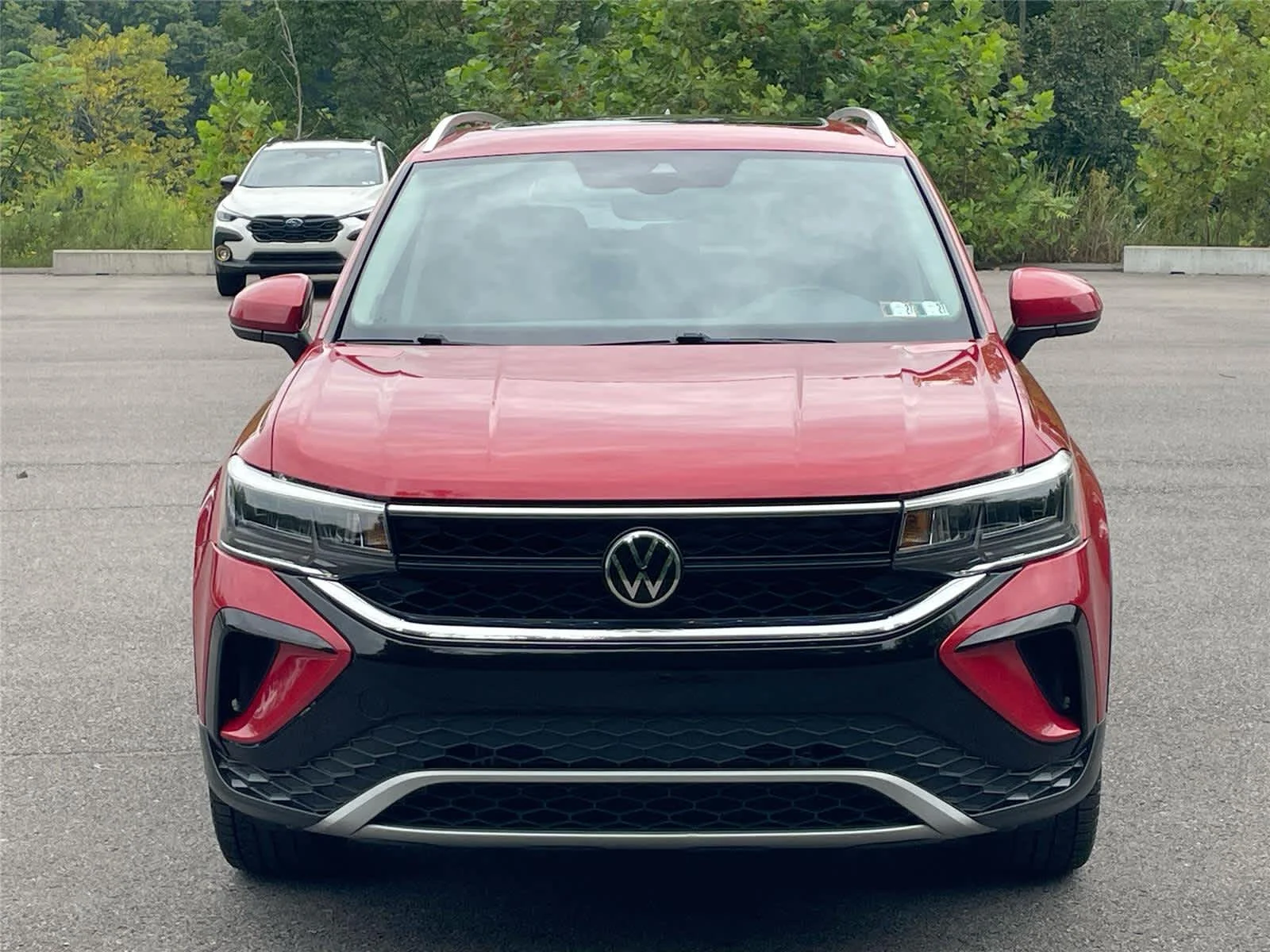 Used 2022 Red Volkswagen SE image 8