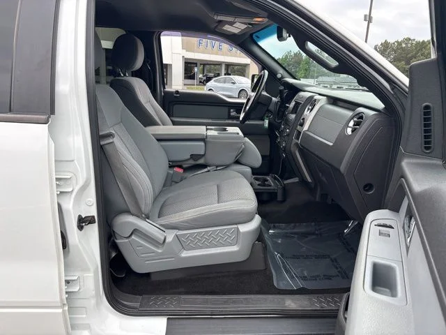 Used 2013 White Ford XLT image 22