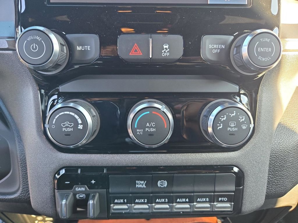 2026 RAM 3500 Chassis Tradesman - Photo 14