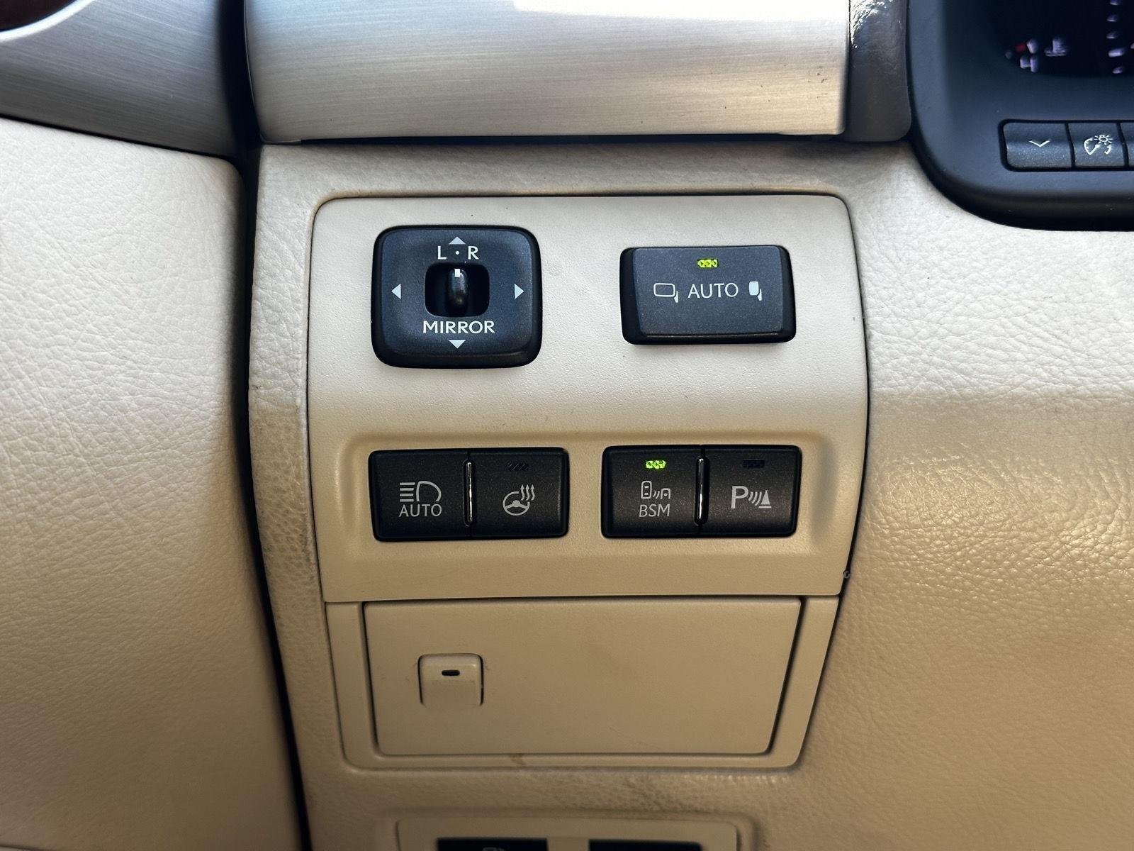 Used 2013 Satin Cashmere Metallic Lexus  image 30