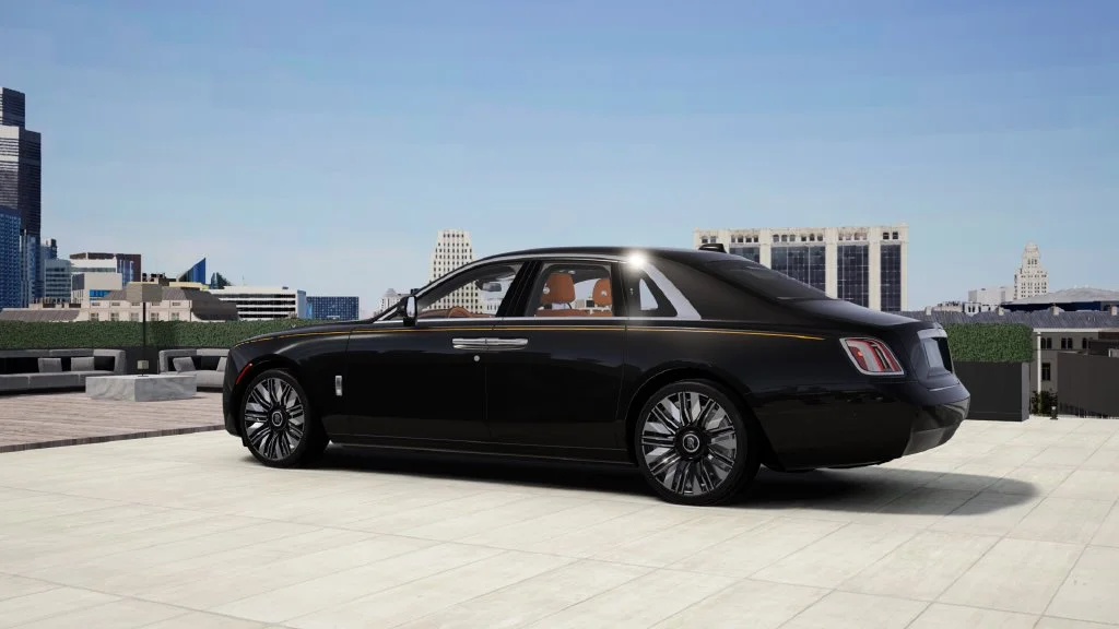 New 2027 Black Rolls-Royce  image 2