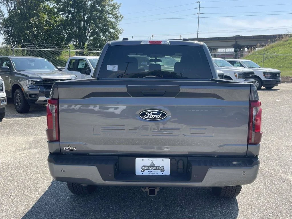 New 2026 Gray Ford XLT image 4