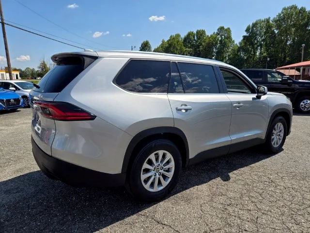 Used 2025 Silver Toyota XLE image 8