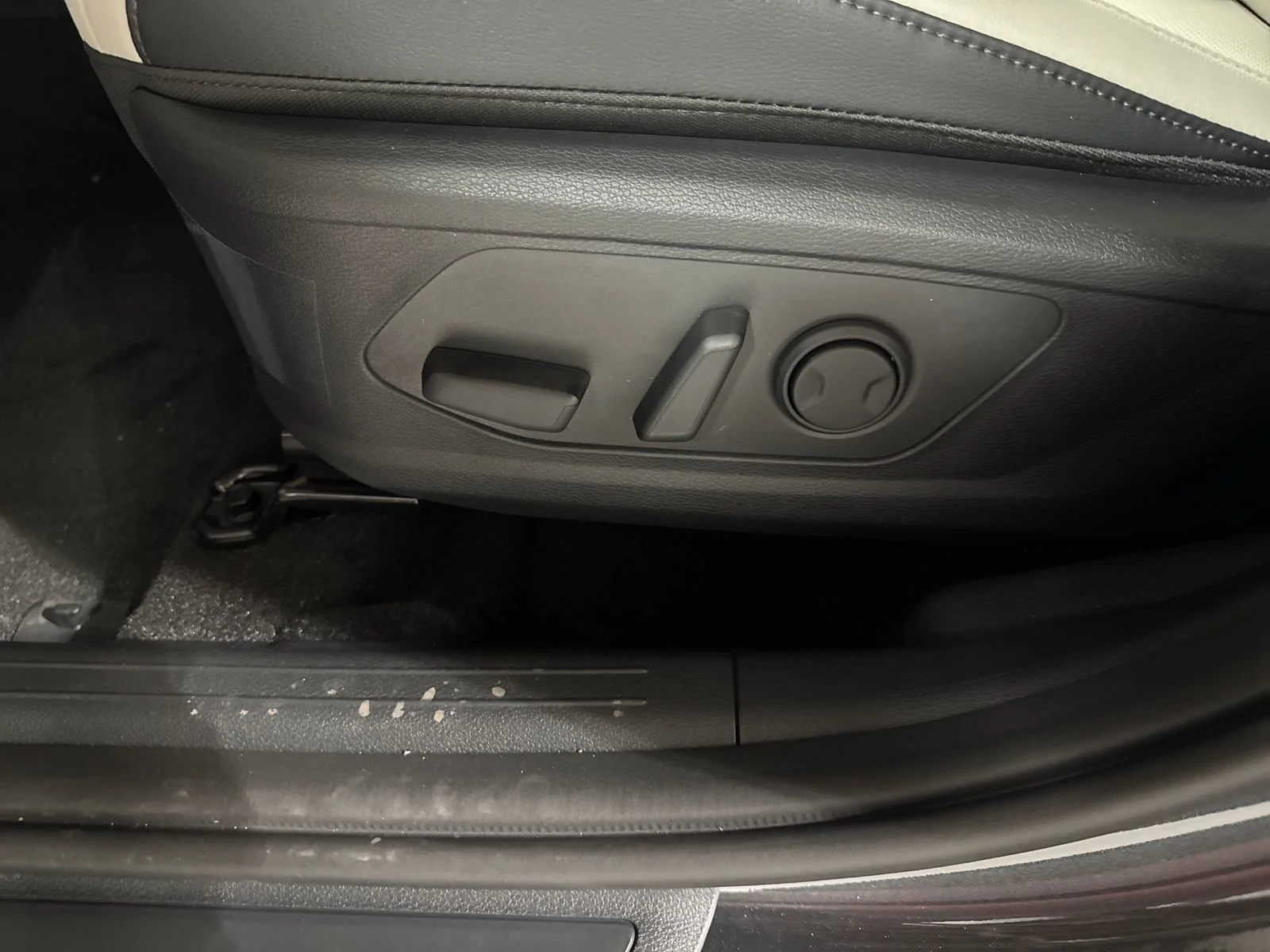 New 2026 Gravity Gray Kia EX image 17