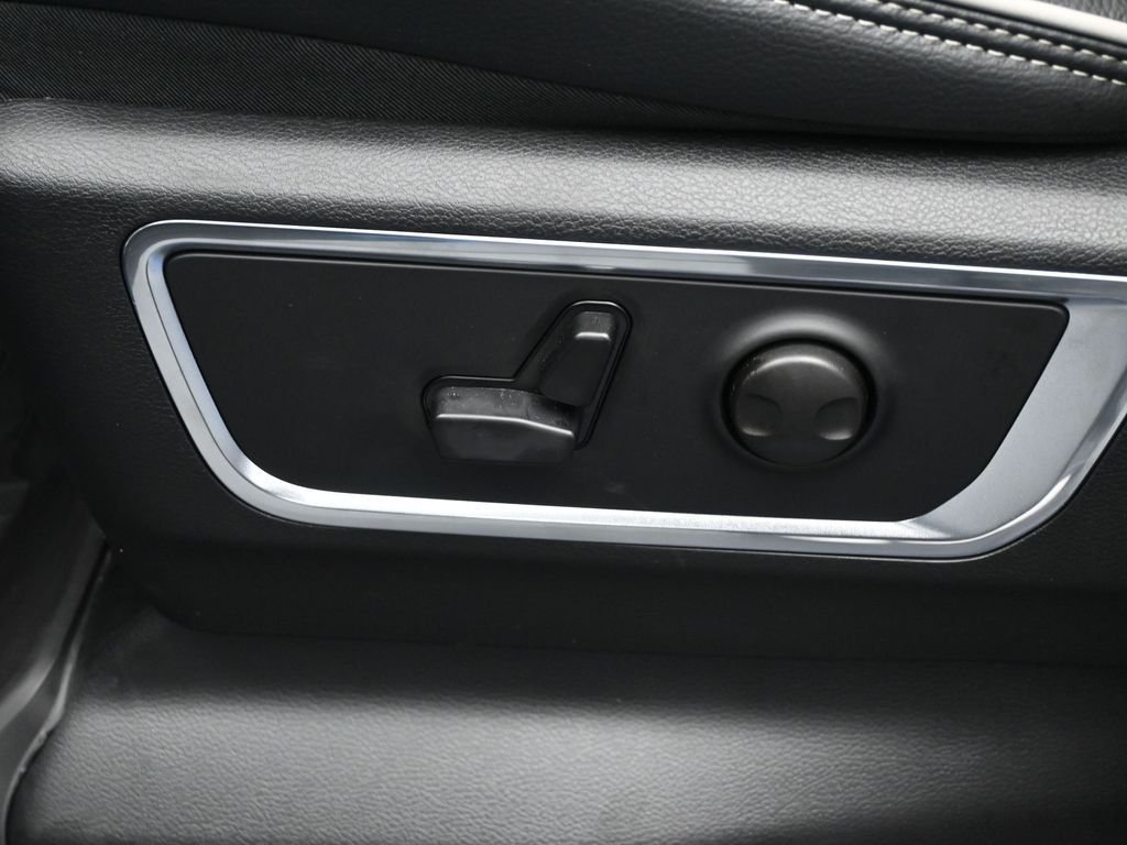 New 2026 Hydro Blue Pearl-Coat Exterior Paint RAM Laramie image 19