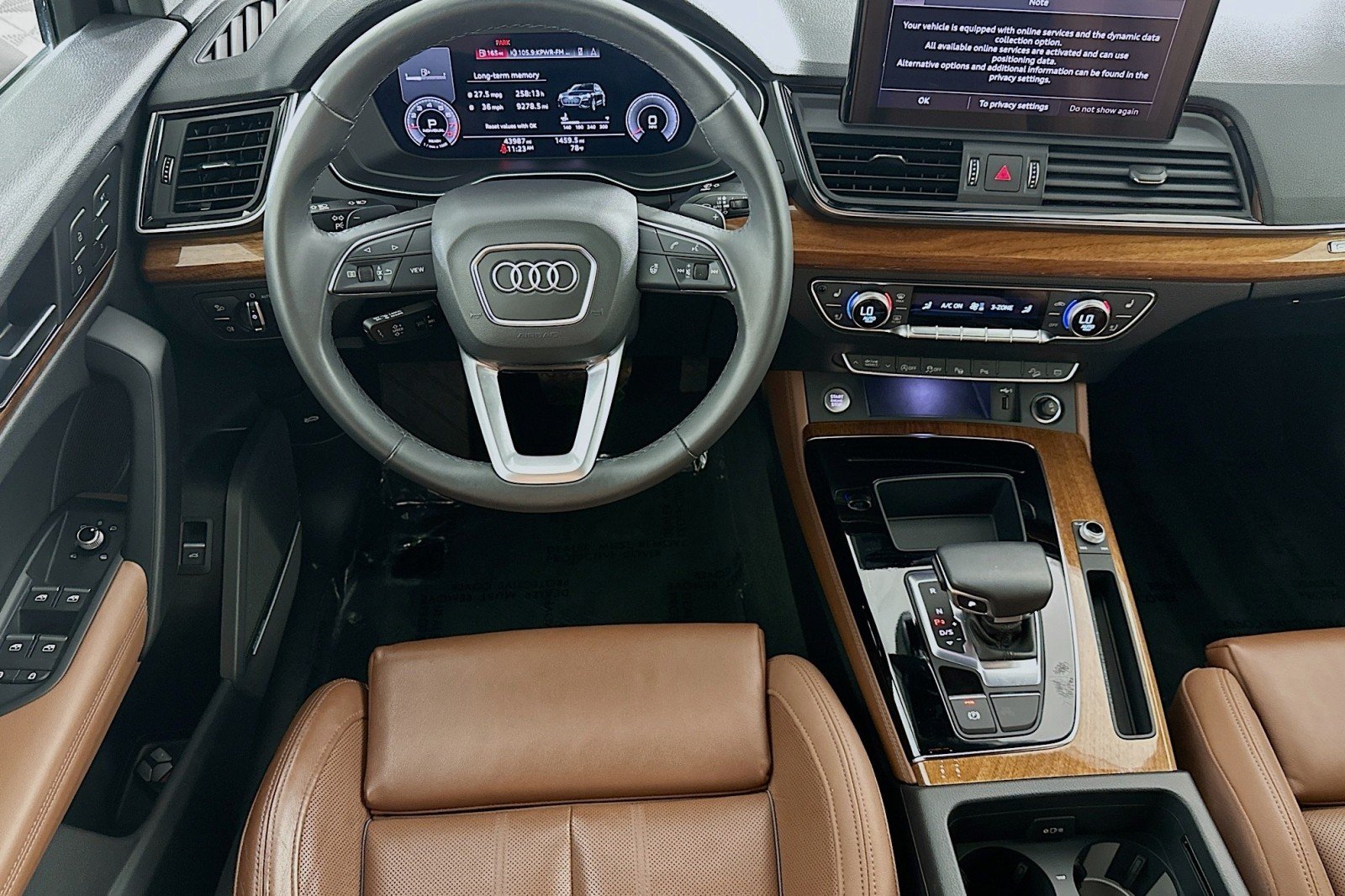 Used 2023 District Green Metallic Audi S line Prestige image 5