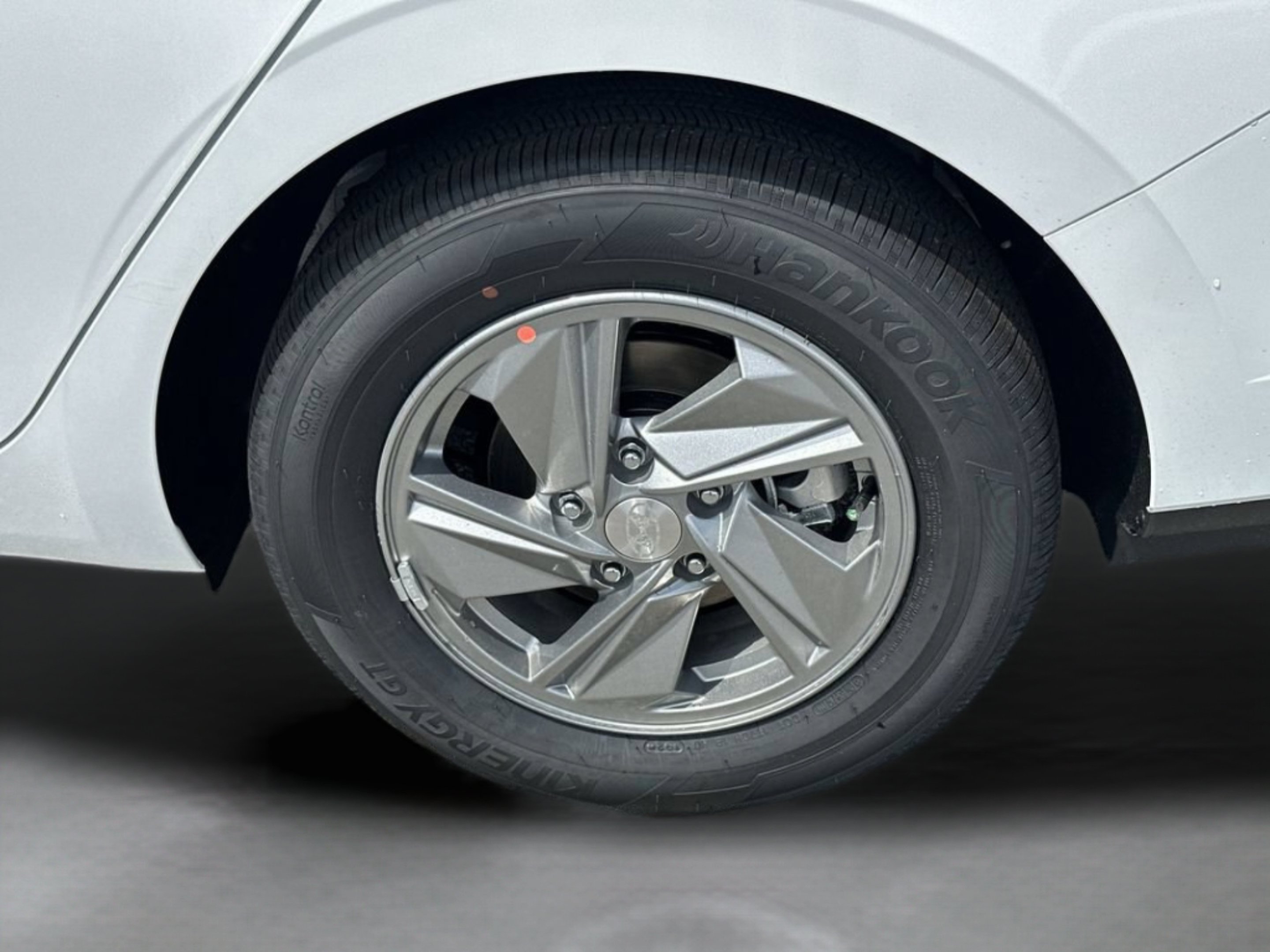 New 2026 Serenity White Hyundai SE image 27