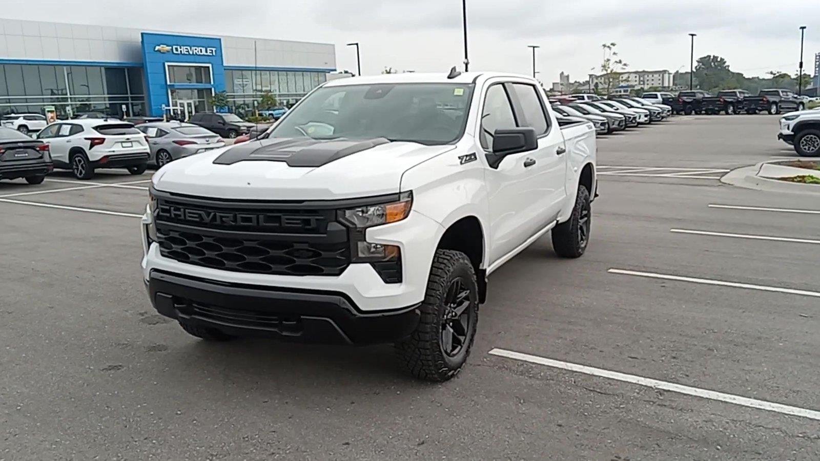 New 2026 Summit White Chevrolet Custom Trail Boss image 4