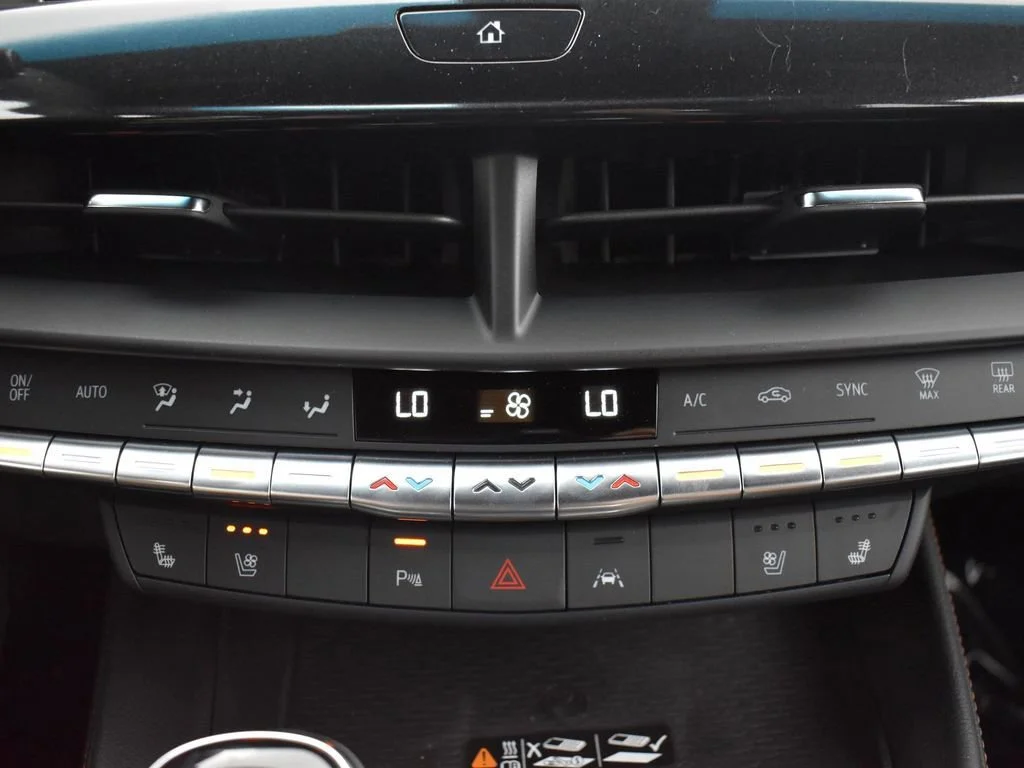 2025 Cadillac CT4 V-Series - Photo 21