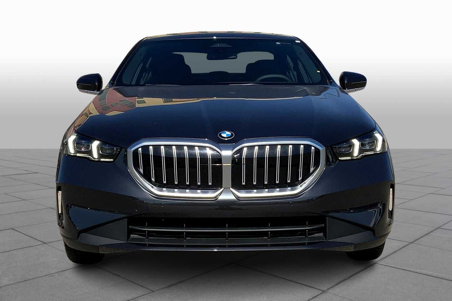 Used 2026 Dark Graphite Metallic BMW 530i xDrive image 3