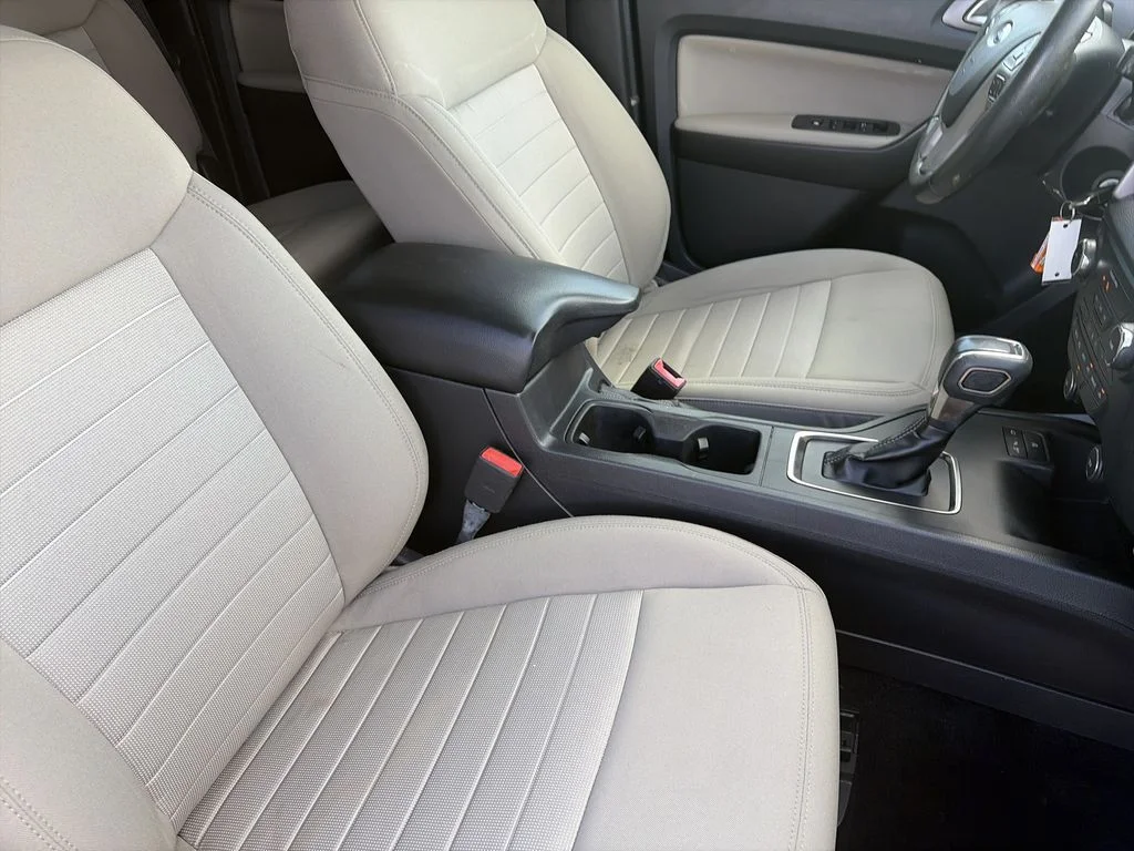 Used 2019 Silver Ford XLT image 32