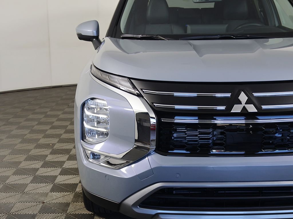 New 2026 Gray Mitsubishi SE image 13