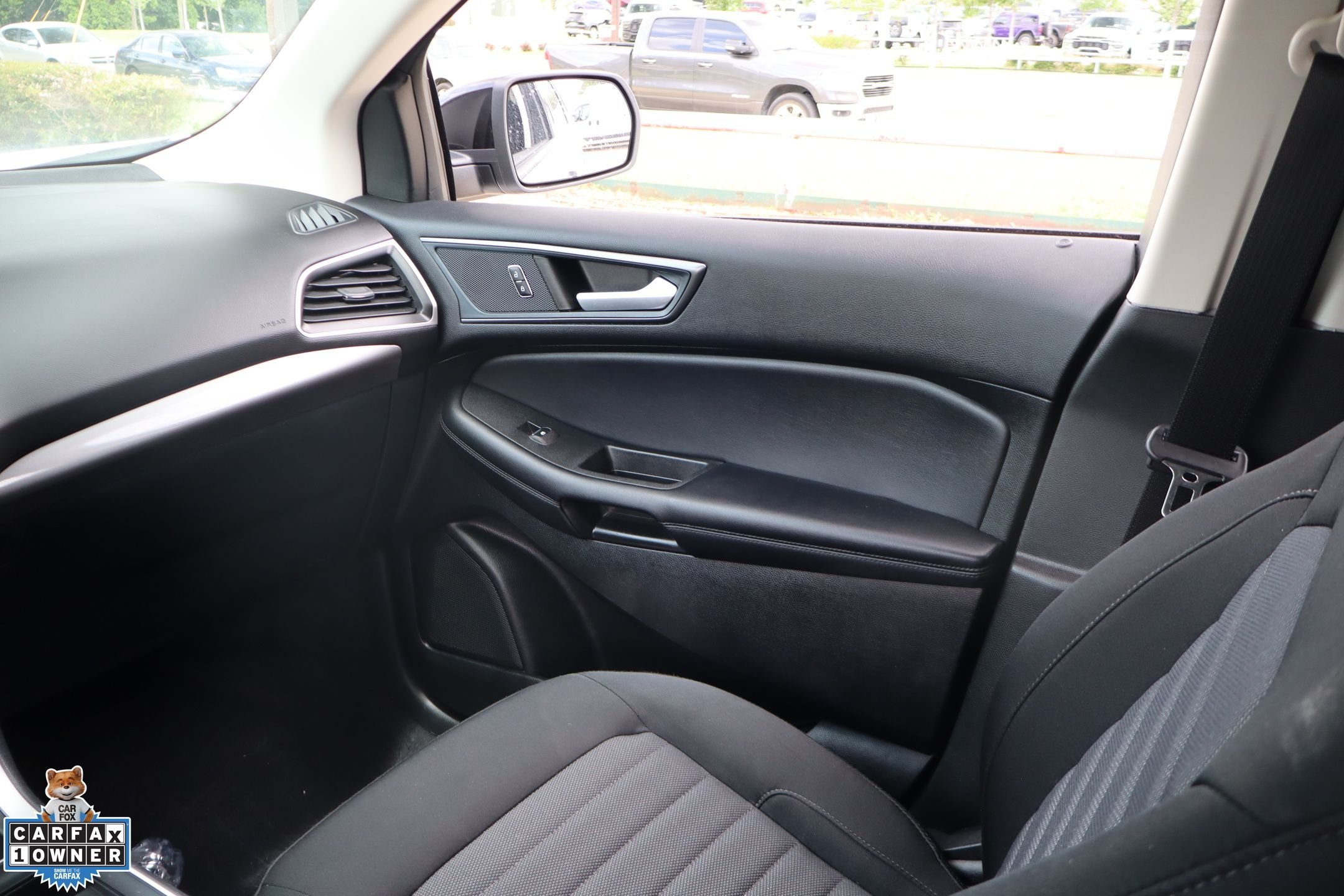 Used 2024 White Ford SE image 22