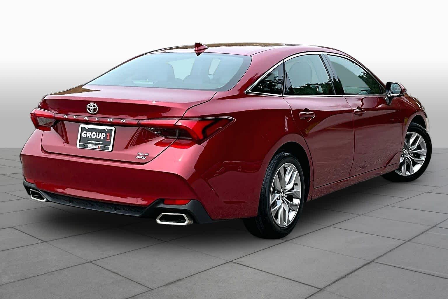 Used 2021 Ruby Flare Pearl Toyota XLE image 13