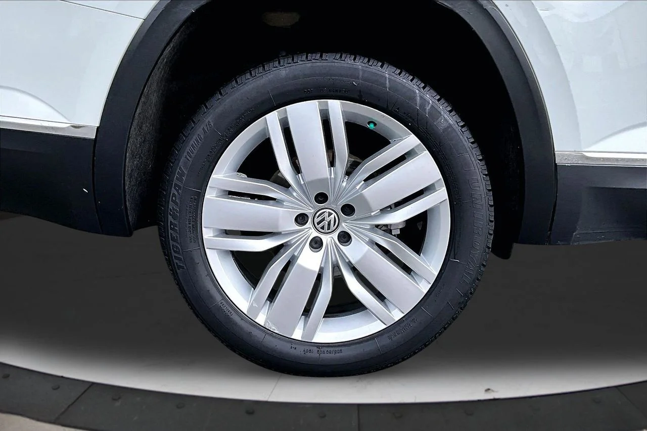 Certified Used 2019 White Volkswagen SEL Premium image 37