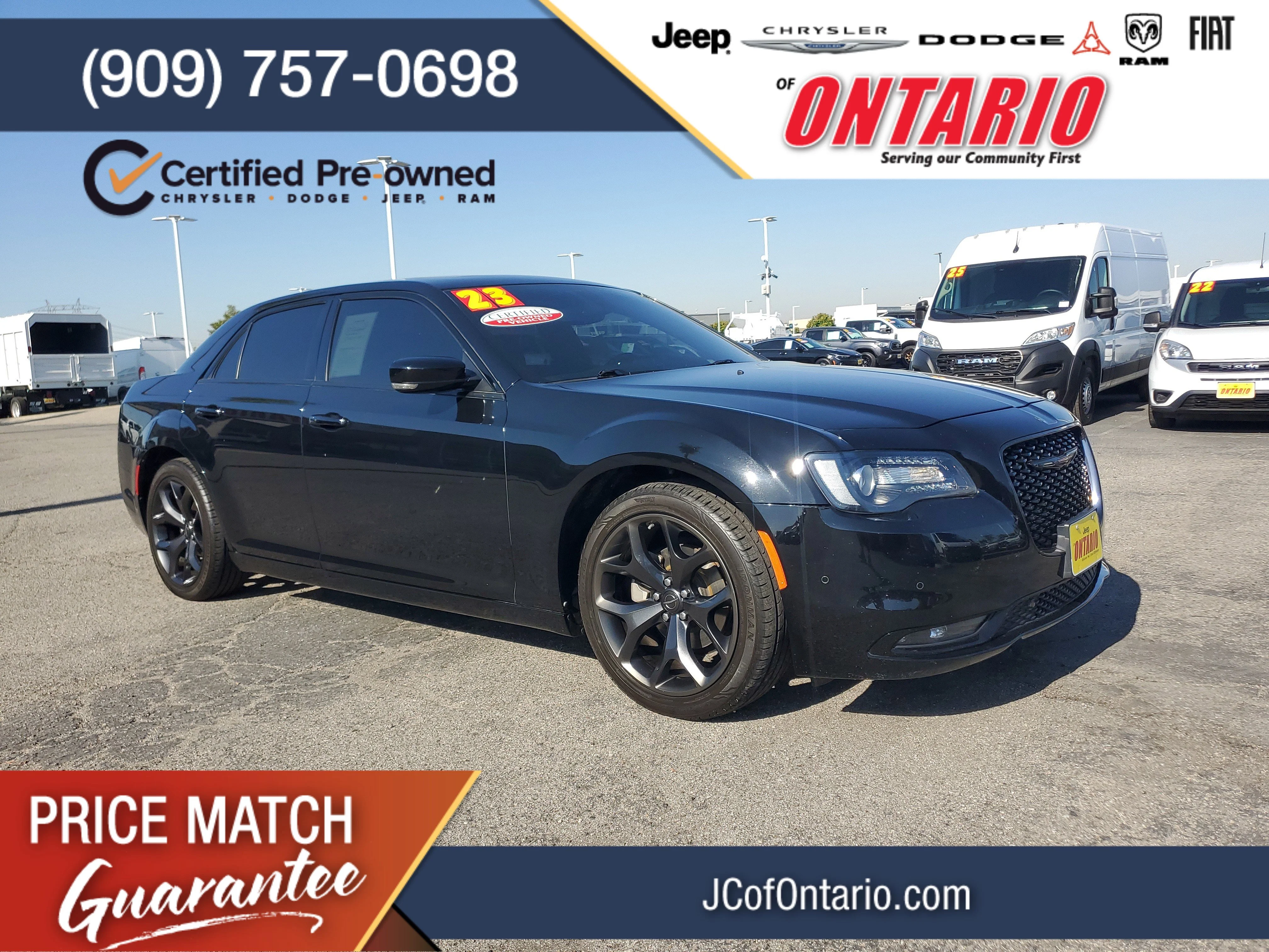 2023 Chrysler 300 S's photo