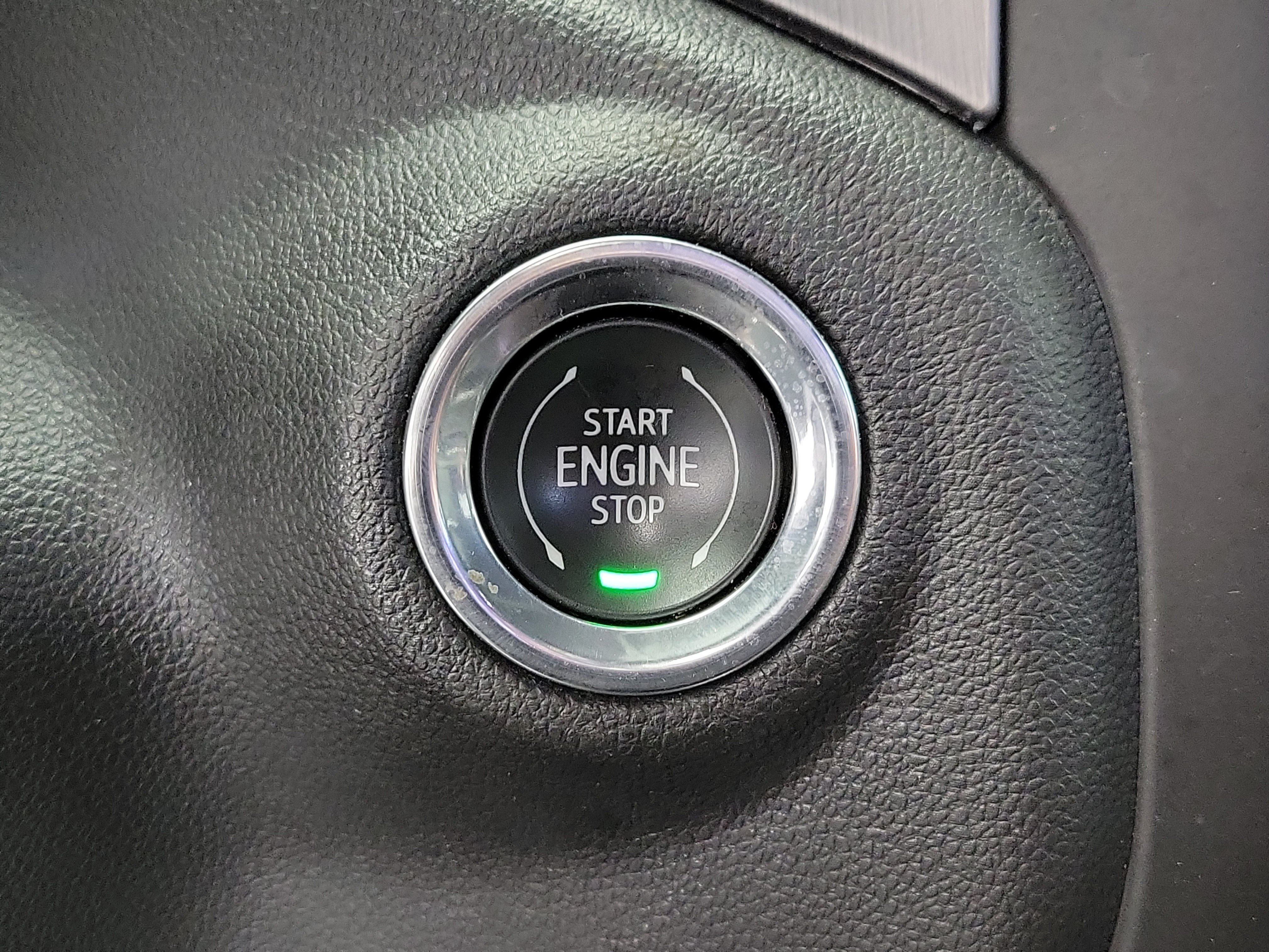 Used 2020 Dark Sky Metallic GMC Denali image 29