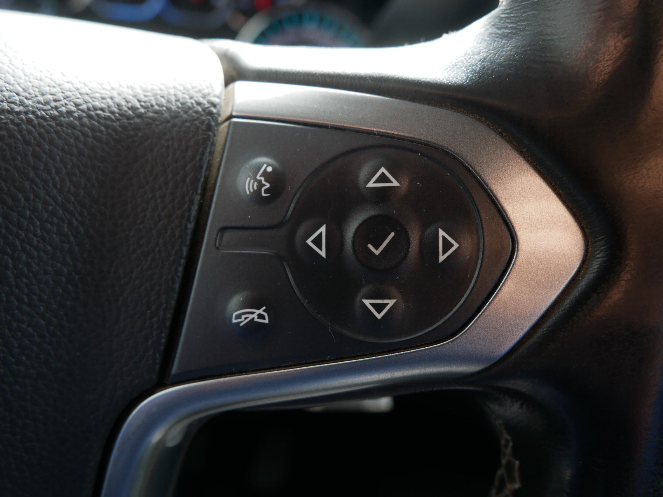 Used 2019 Graphite Metallic Chevrolet LT image 24