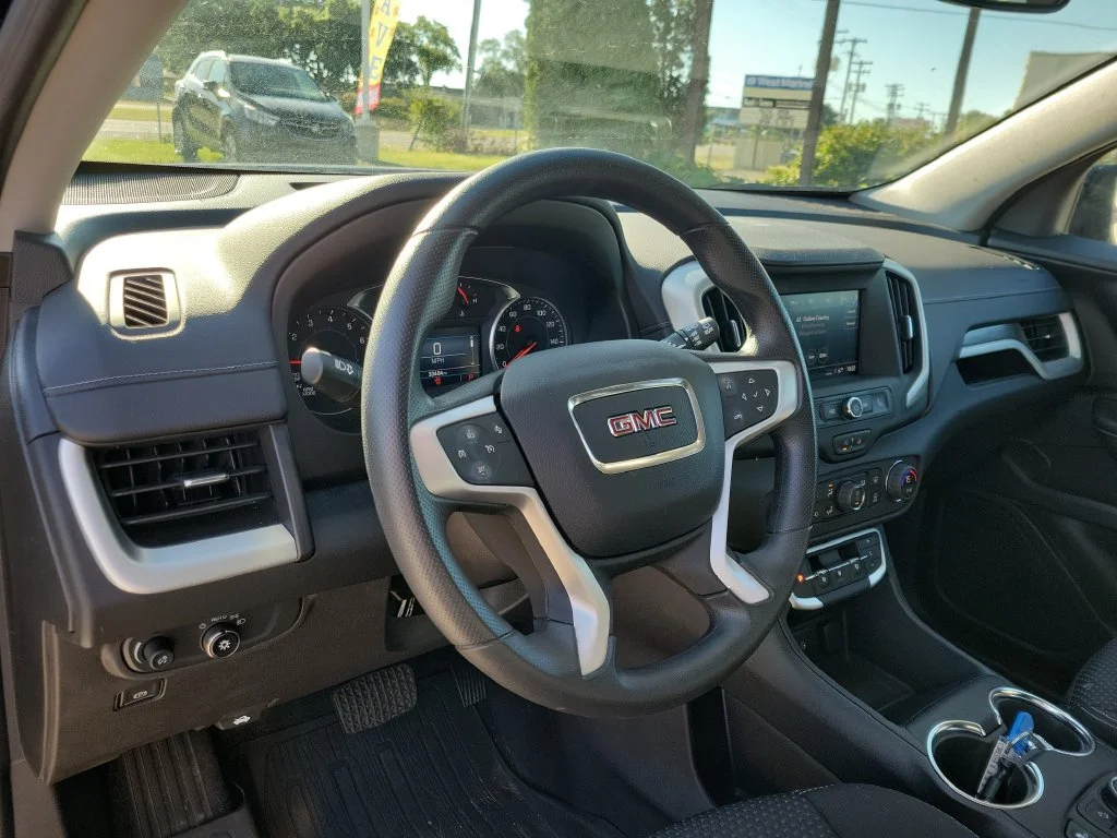 Used 2024 Black GMC SLE image 21