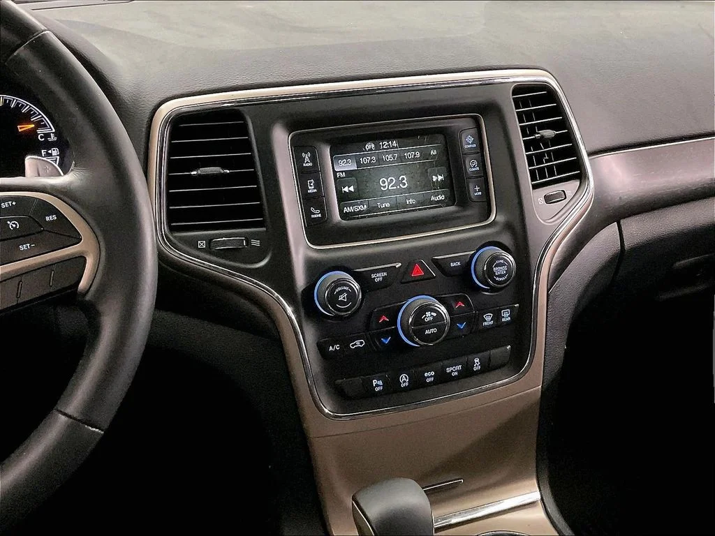 Used 2017 Gray Jeep Laredo image 9