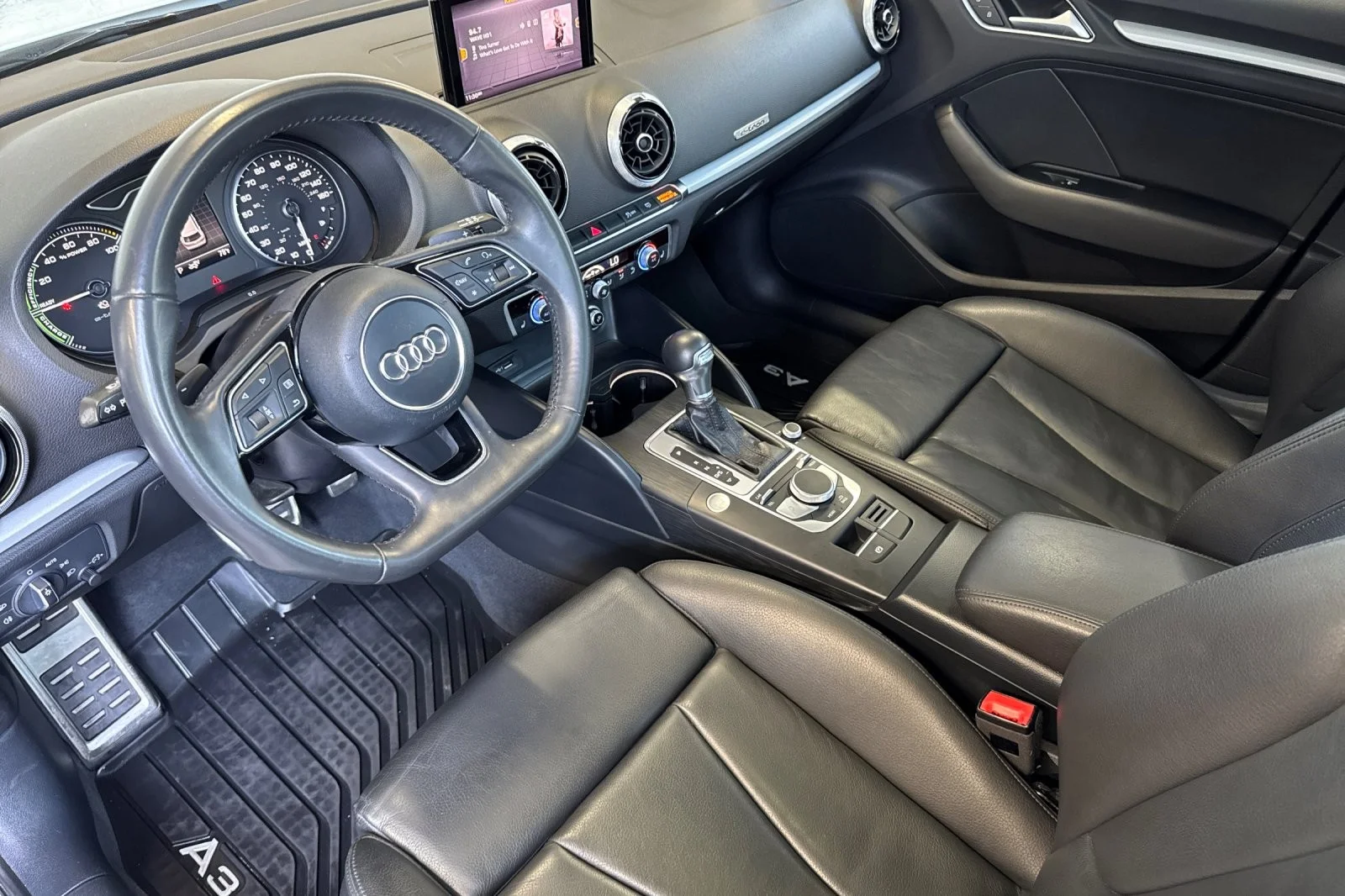 Used 2018 WHITE METALLIC Audi Premium image 9