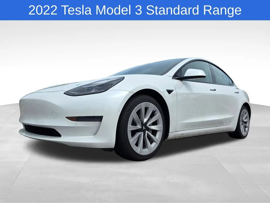 Used 2022  Tesla RWD image 10